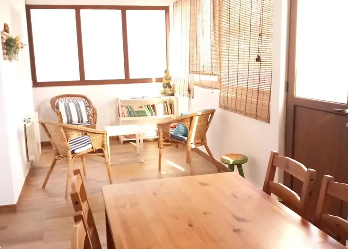 Con Jardin A 5 Minutos De La Playa 코룬가